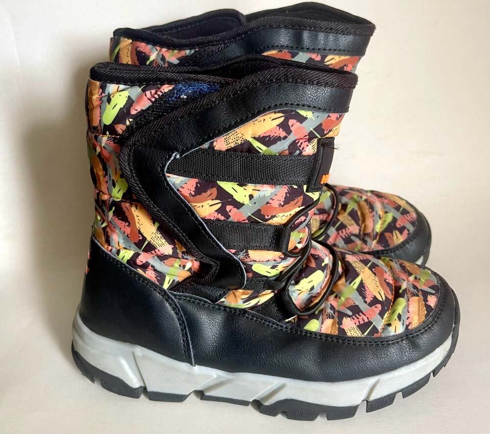 Hobibear Kids Waterproof Mid-Calf Winter Snow Boots with Colorful Feather Print